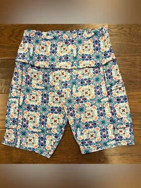 Shosho Women’s Multicolor Floral Mosaic Athletic Yoga Bike Shorts Size Medium